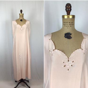 Vintage 50s Night dress | Vintage pale pink nightgown | 1950s embroidered nightie 