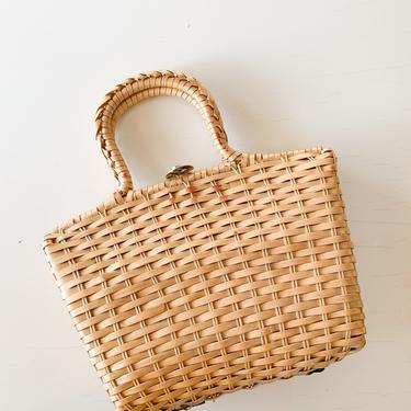 Vintage 1960s wicker basket purse 