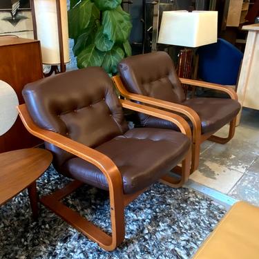 Pair of Midcentury Scandinavian Modern Westnofa Bentwood Lounge Chairs