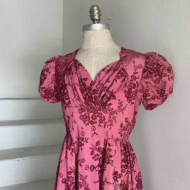 Truly Gorgeous 1930s Magenta Flocked Taffeta Puffed Sleeve Gown 34 Bust Vintage 
