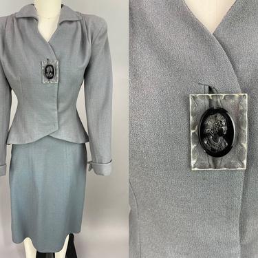 1940s LILLI ANN Suit | Vintage 40s Wool Crepe Jacket with CAMEO Lucite Button | xs 
