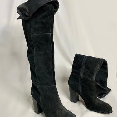 Knee-high Black Suede Boots 