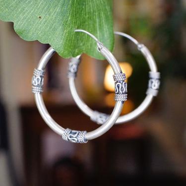 Vintage Sterling Silver Bali Hoop Earrings, Tribal Earrings With Oxidized Design, Medium Size Balinese Style Huggie Hoops, 925 Jewelry 