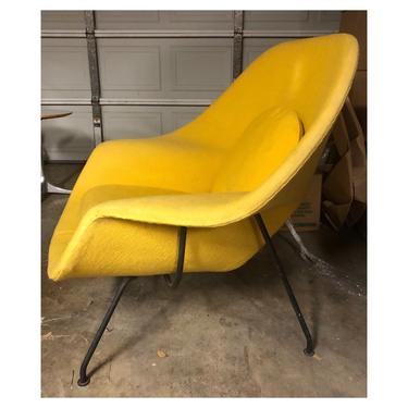 (SOLD) Early Eero Saarinen for Knoll Womb Chair