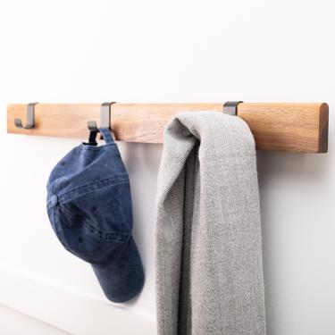 Coat rack in solid wood with movable hooks - medium format 32in 
