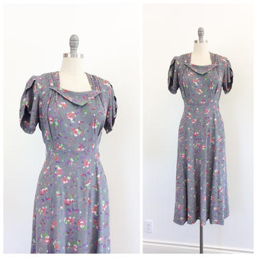 FINAL SALE /// 40s Grey Floral Rayon Dress / 1940s Vintage Flower Print Dress / Medium / Size 8 