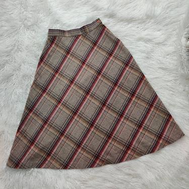 Vintage Plaid Wool A Line Skirt // Tartan Quarter Circle 