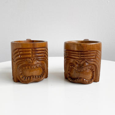 Mid century 1960s eclectic bohemian tiki Hawai'i mugs pair 