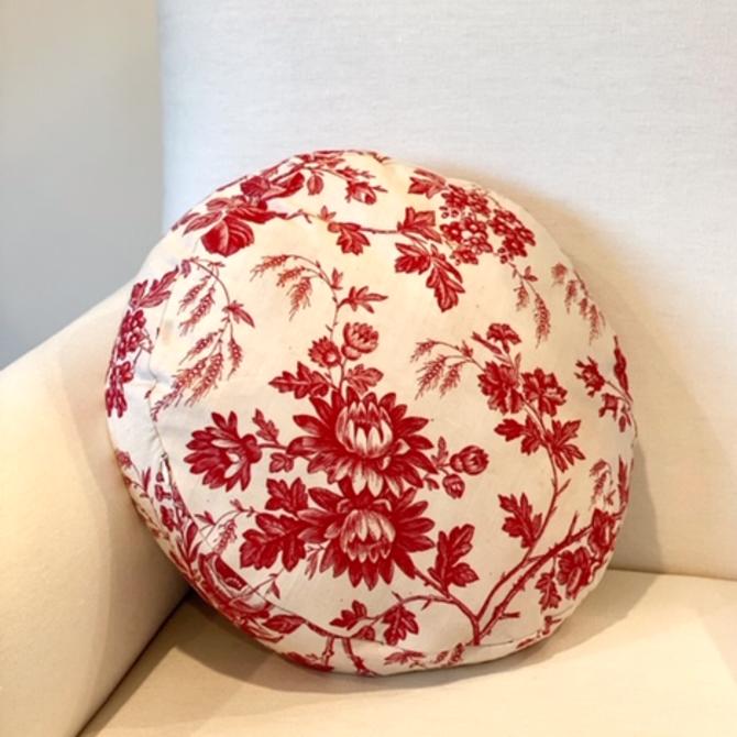 our signature round red floral