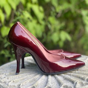 50s size US 4 patent leather pumps / vintage 1950s blood red spike high heels shoes small size 4 