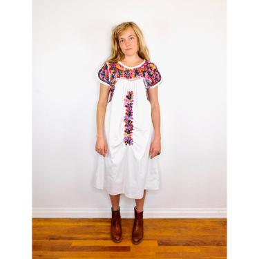 Oaxacan Dress // vintage sun Mexican hand embroidered floral 70s boho hippie cotton hippy white midi // S/M 