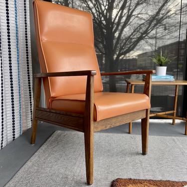 Mid Century High Back lounge Chair in Oak