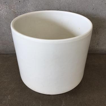 Mid Century Modern White Gainey Pot