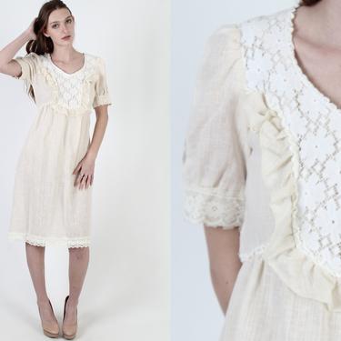 Plain Ivory Lace Mini Dress / Solid Off White Prairie Dress / Vintage 70s Floral Garden Waist Tie Dress / Womens Boho Cream Ruffle Bib Dress 