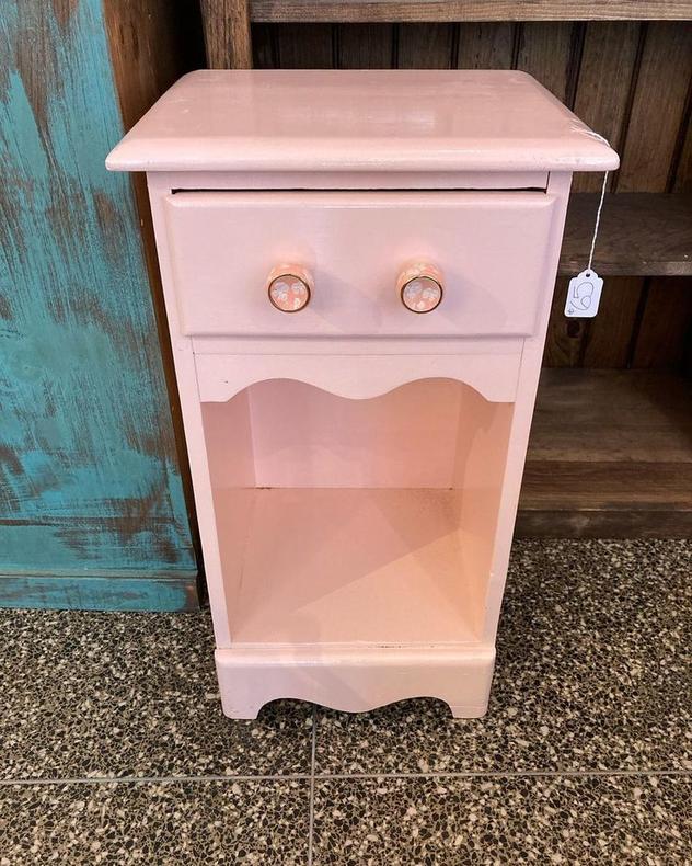 Glossy pink nightstand, awesome knobs. 15” x 12.5” x 27.5”
