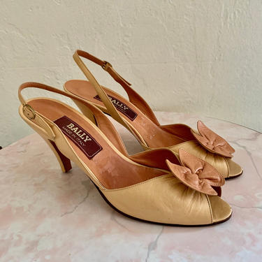 vintage nude bow peep toe heels size 7.5 