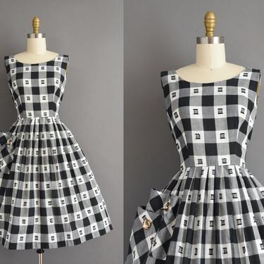 1950s vintage dress | Black & White Plaid Print Sleeveless Full Skirt Summer Cotton Dress | Small | 50s dress 
