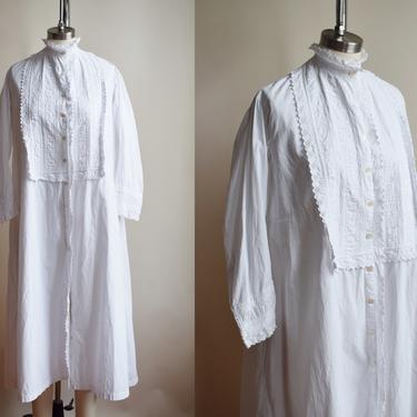 Antique Victorian Nightgown Dress/Duster | C. 1900 White Cotton Button Front Gown with Lace Details | Nap Dress | S 