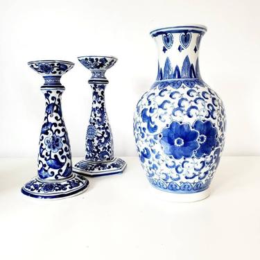Vintage Blue &amp; White Floral Large Chinoiserie Vase 