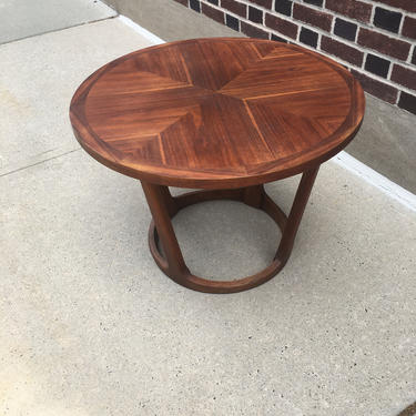 Mid Century Lane Walnut and Round End Table 