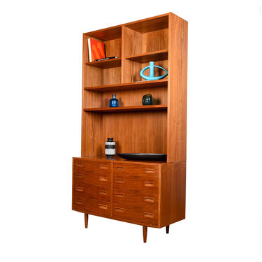 Compact Danish Modern Chest of Drawers w: Bookcase Top in Teak