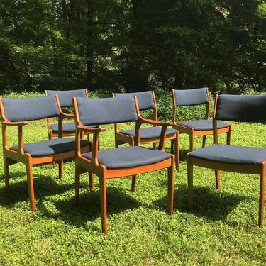 Six newly upholstered Mid Century Modern chairs, manufactured by Scandinavia Woodworks Co. $600