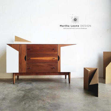 Mid Century Modern Credenza, Dresser or Bar