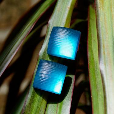 Vintage Designer Alexis Bittar Blue Lucite Square Clip On Earrings, Spectacular Ridged Iridescent Clear/Blue Lucite Earrings, 7/8&amp;quot; 