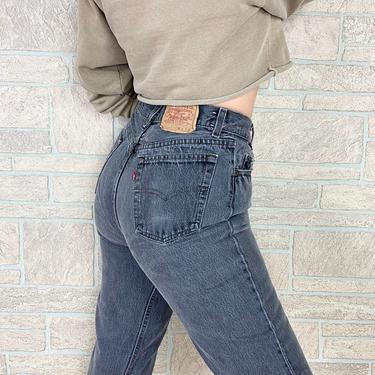 Levi's 501 Student Fit Jeans / Size 26 