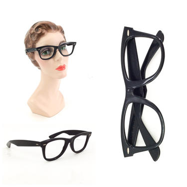 Vintage / B&amp;L Ray Ban Wayfarer Sunglasses / Matte Black Glasses Frames / Classic Sunglasses Made in USA 