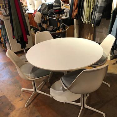 Burke Tulip Table and 4 Chairs -Mint 