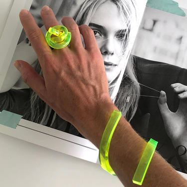 Loop RING, Acrylic Ring, Acrylic Knot Ring, Statement Ring, Wearable Art. Contemporary Ring, Lucite Ring, Birthday Gift, Neon Green Ring 