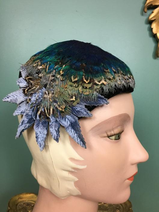 1950s headpiece, vintage hat, peacock feathers, Art Deco style, feather hat, teal blue, flapper style, statement hat, 1950s hat, skull cap 