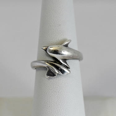 Whimsical 80's sterling dolphin charming beach boho ring, clever realistic 925 silver bottlenose dolphin size 8 surfer hippie band 