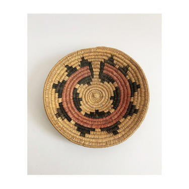 Vintage Native American Tohono O'odham Polychrome Basket Tray 