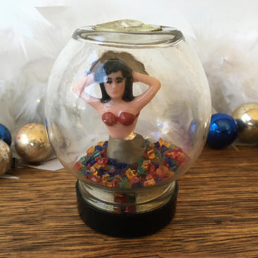 Vintage Mermaid Snow Globe, Erie Pennsylvania Souvenir, Sexy Woman, Kitsch Souvenir, No Liquid Remaining 