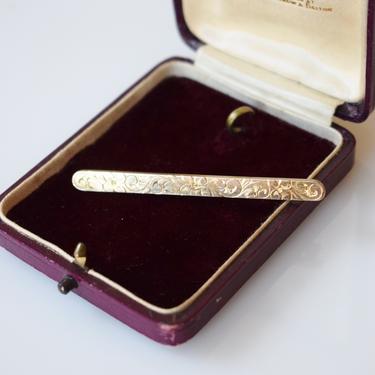 Antique Floral Engraved Gold Bar Pin | Victorian Revival 910s-1920s Gold Brooch 