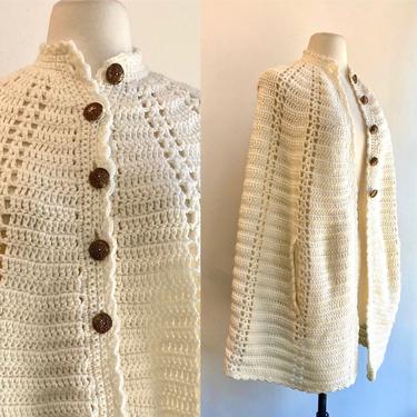 Sweet Vintage HAND KNIT PONCHO Shawl / Ornate Brass Buttons / cozy + Cool 
