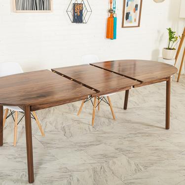 Extendable dining table, 