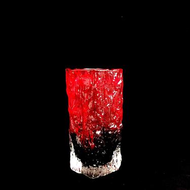 Vintage Mid century Modern Textured Bark Whitefriars English Art Glass Vase Red Black &amp; Clear 8.25&amp;quot; Geoffrey Baxter 20th Century Design 