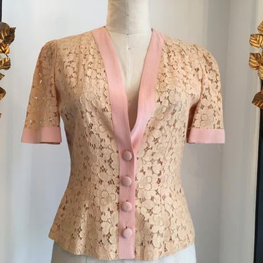 1940s lace blouse, vintage 40s blouse, puff shoulders, fitted sheer blouse, peach 40s blouse, 1940s beige blouse, size small medium 