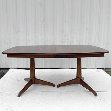 Mid-Century Double Pedestal Dining Table W/ Leaves 