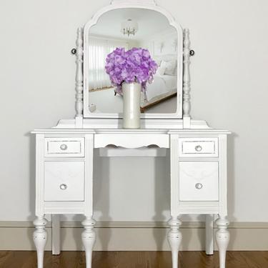 White Vintage Vanity With Swing Mirror