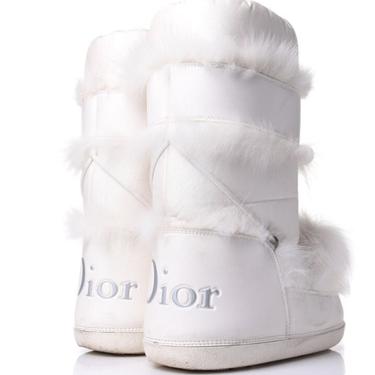 Vintage CHRISTIAN DIOR Monogram Logo White FUR Winter Ski Snow Insulated Waterproof Apres Ski Boots Moon Boots us 8 - 9 / It 38-40 