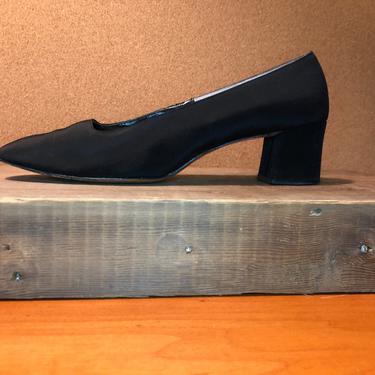 1960s vintage chunky heel pumps shoes black matte satin Mary Janes MOD 9.5 