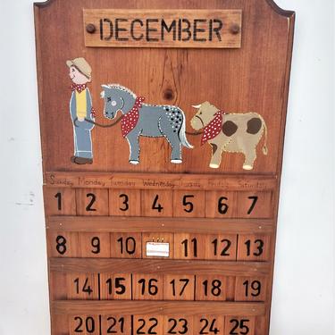 VINTAGE Rustic Perpetual Calendar// Solid Wood Farmhouse Style Wood Wall Calendar// Country Kitchen Decor// Perpetual Calendar 