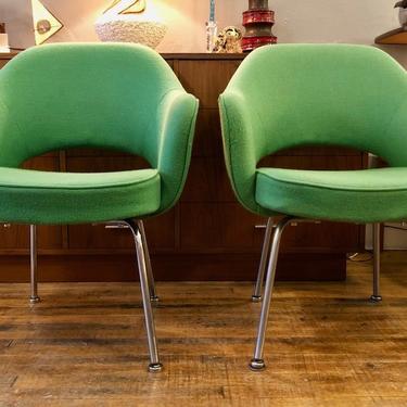 Vintage Pair of Saarinen Executive Armchairs for Knoll