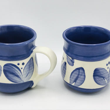 Set of (2) Pfaltzgraff Villa Flora Mugs Coffee Cups Blue Leaf Flower Design Mexico- Discontinued Pattern- Great Condition 