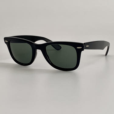Vintage Ray-Ban WAYFARER Sunglasses - by Bausch & Lomb USA - Black Frame 5024 