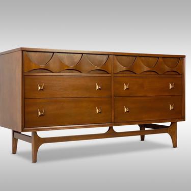 Broyhill Brasilia Walnut 6 Drawer Dresser (restored), Circa 1960s - *Please ask for a shipping quote before you buy. 